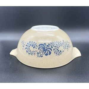Pyrex #442 Cinderella Mixing Bowl Homestead 1.5 Quarts